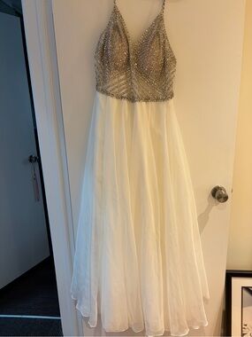 White & Silver Beaded Prom/Wedding Dress - Size 18